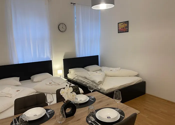 Cozy-5-Person Apartment In Vienna 5