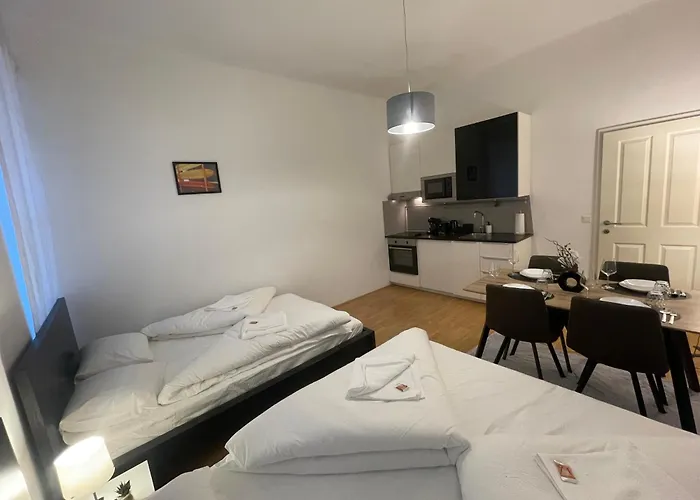 Cozy-5-Person Apartment In Vienna 5